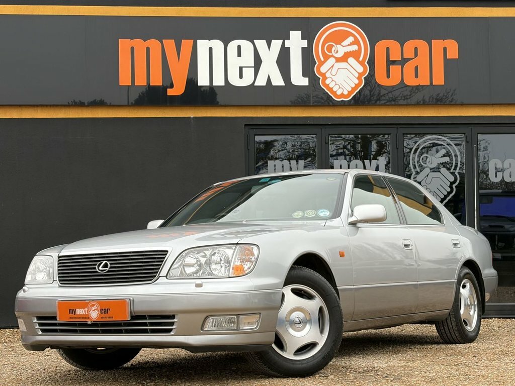 Lexus LS Saloon Green #4