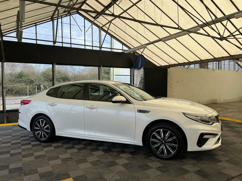 Kia Optima Saloon MXZ4834 White #2
