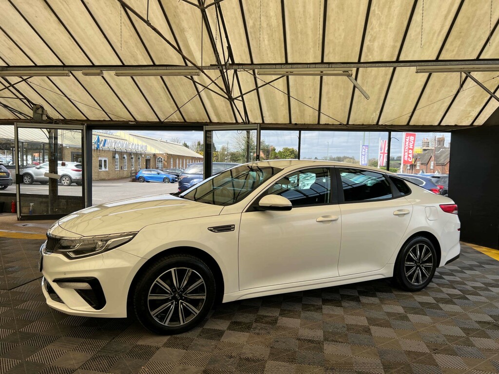 Kia Optima Saloon MXZ4834 White #4