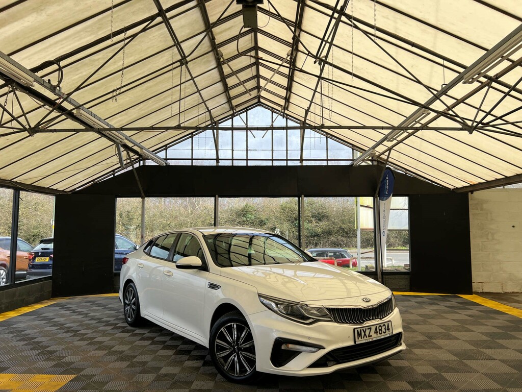 Kia Optima Saloon White