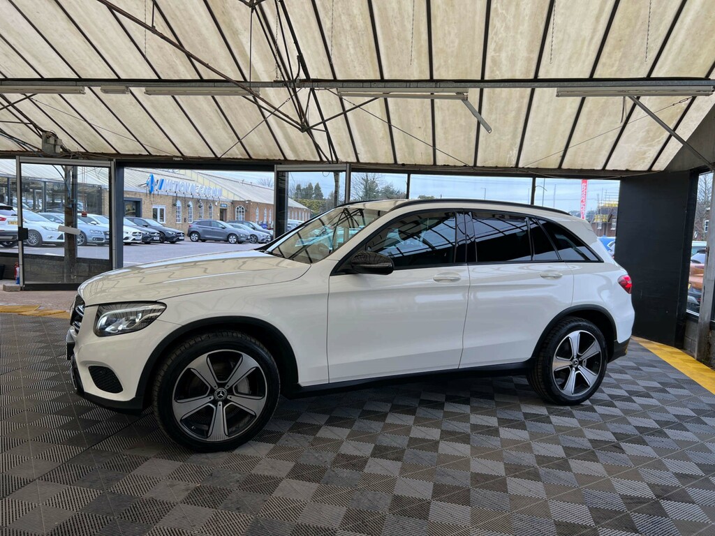 Mercedes-Benz GLC Class Glc 250 Urban Edition 4Matic LF68MFZ White #4