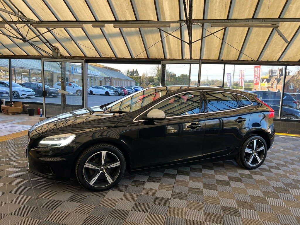 Volvo V40 Hatchback YY67ODB Black #4
