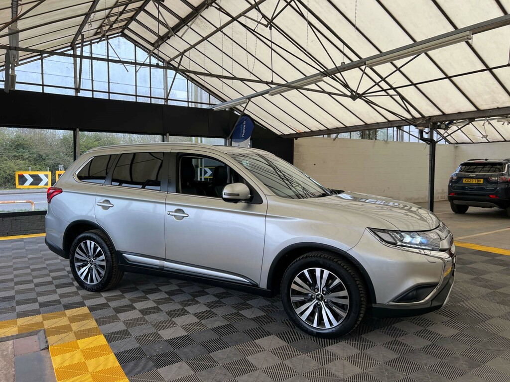 Mitsubishi Outlander Suv XGZ9465 Silver #2
