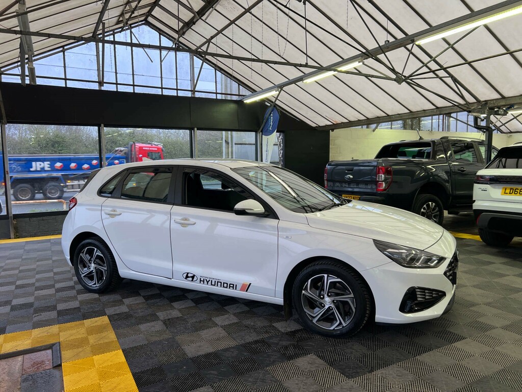 Hyundai I30 Hatchback BG71WTC White #2