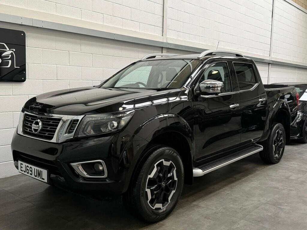 Nissan Navara 2.3 Dci Tekna 2019 EJ69UML Black #2