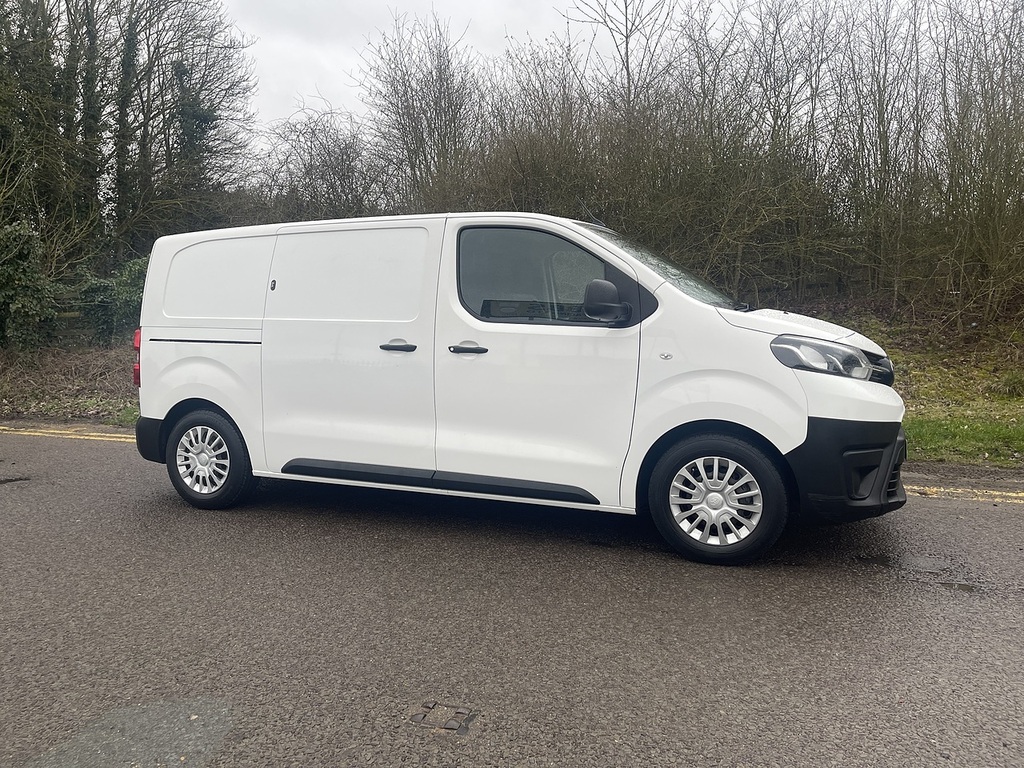 Toyota PROACE 1.5D Icon Medium Panel Van Mwb Euro 6 Ss 6Dr EF21DWX White #2