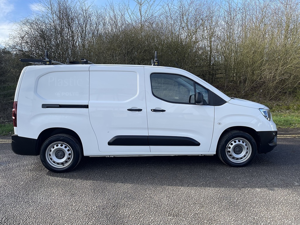 Vauxhall Combo 1.5 Turbo D 2300 Edition L2 H1 Euro 6 BN71TEJ White #6