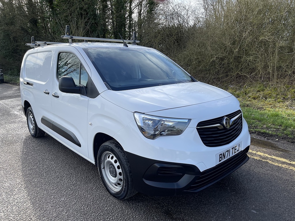 Vauxhall Combo 1.5 Turbo D 2300 Edition L2 H1 Euro 6 BN71TEJ White #2