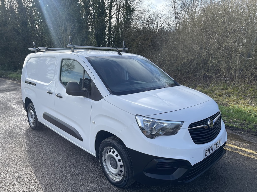 Vauxhall Combo 1.5 Turbo D 2300 Edition L2 H1 Euro 6 BN71TEJ White #3