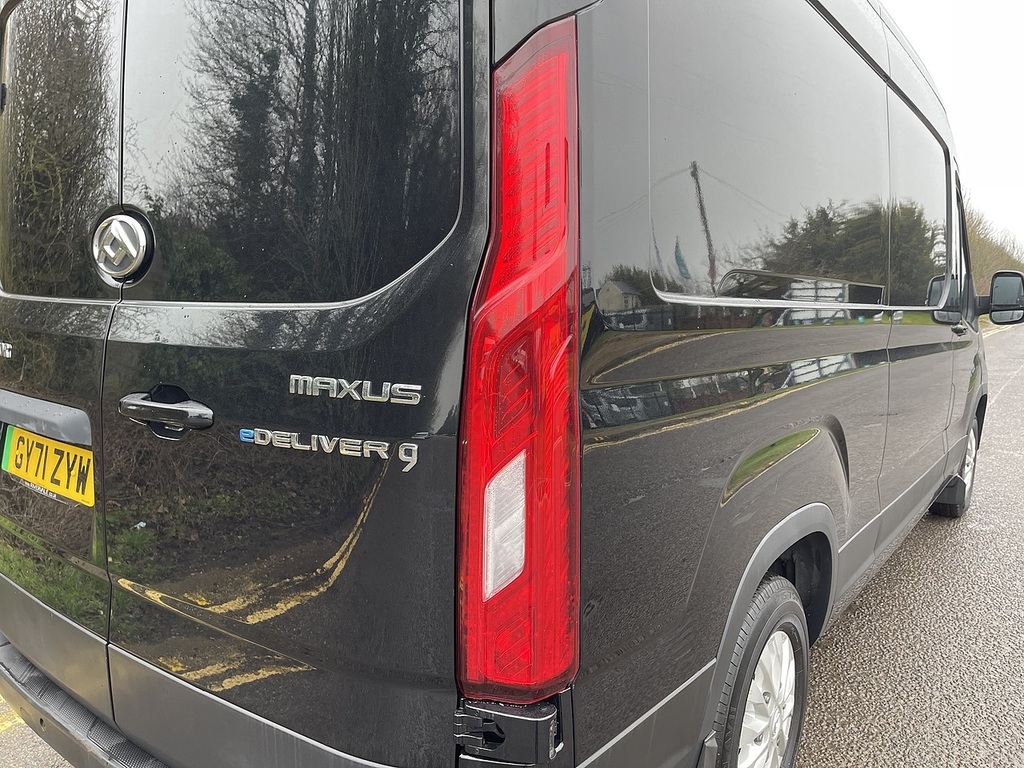 Maxus eDeliver 9 Mpv White #12