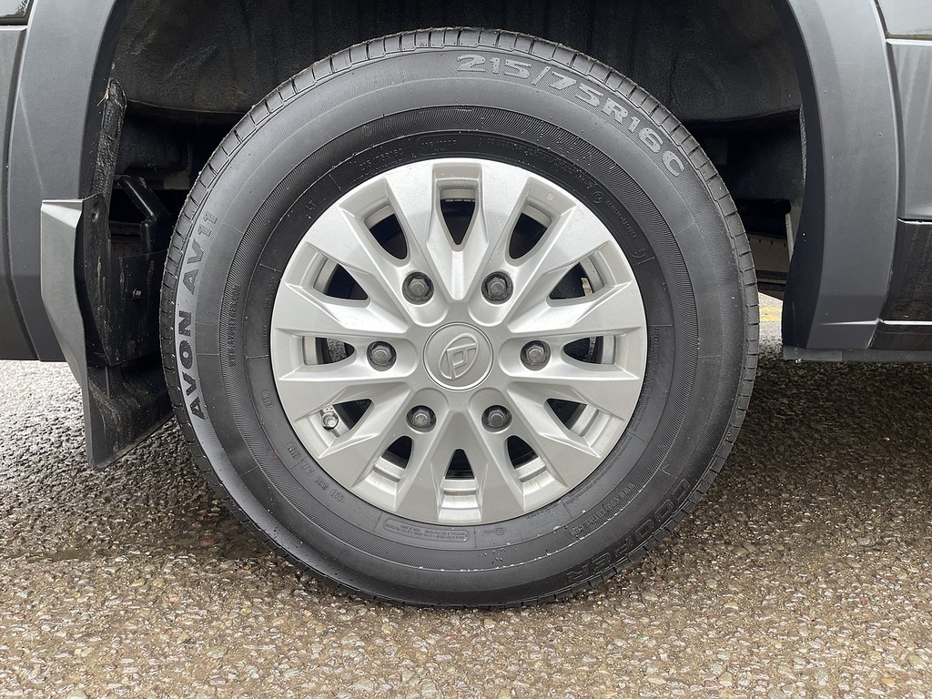 Maxus eDeliver 9 Mpv White #41