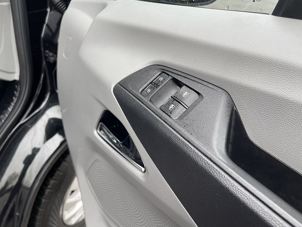 Maxus eDeliver 9 Mpv White #32
