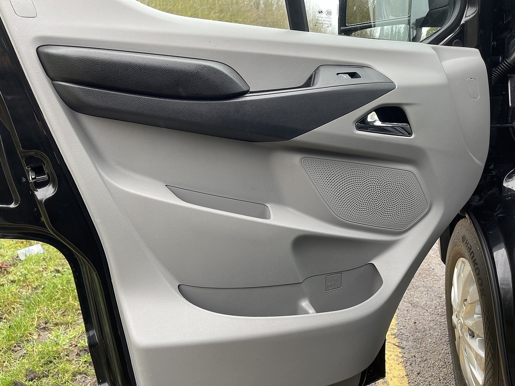 Maxus eDeliver 9 Mpv White #27