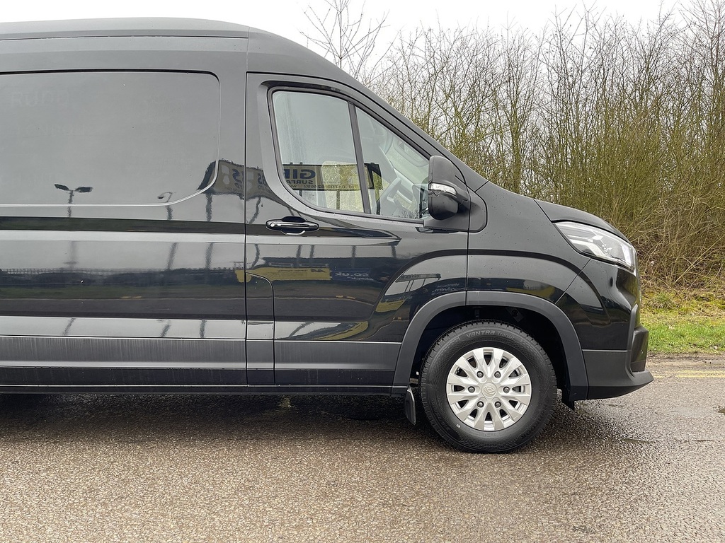 Maxus eDeliver 9 Mpv White #21