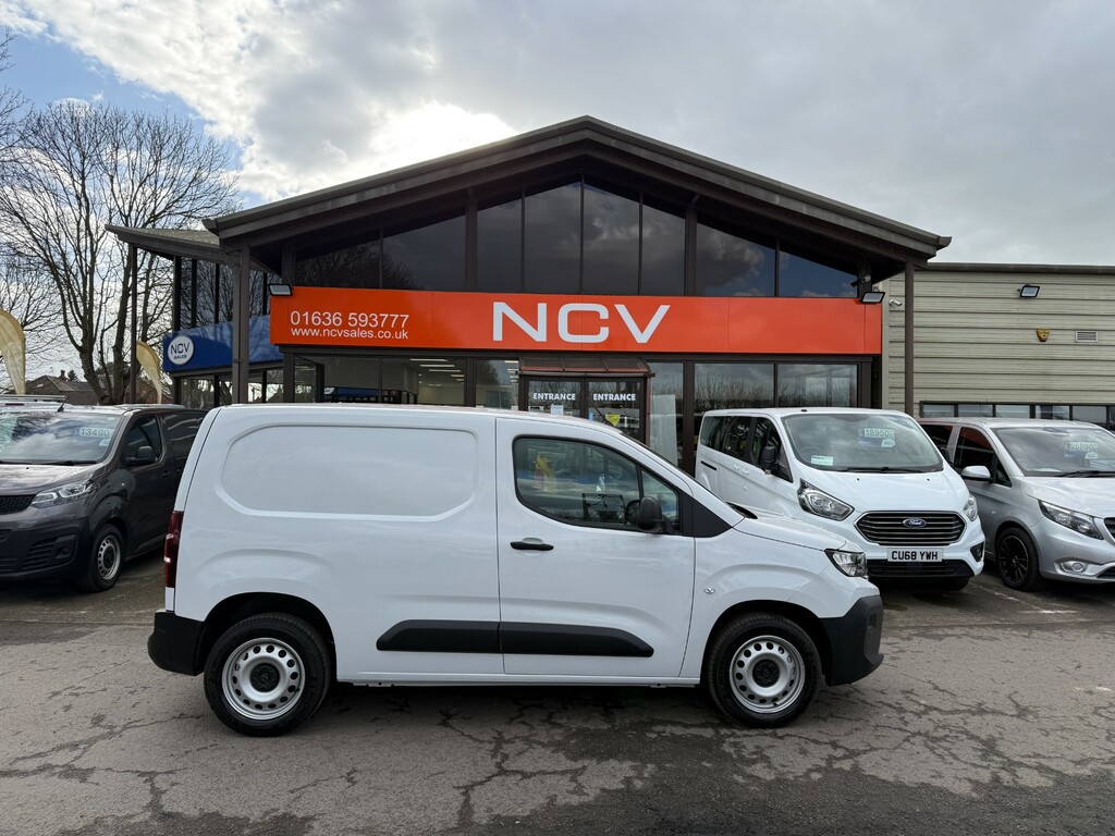 Peugeot Partner Bluehdi Professional-plus Standard White #2