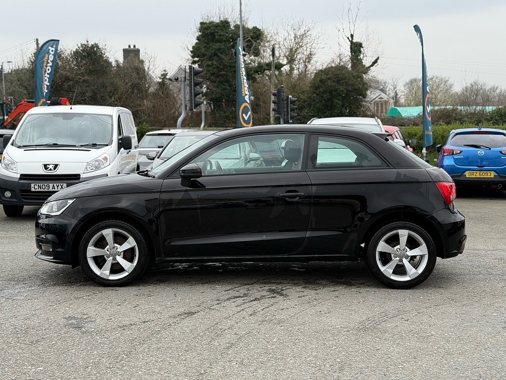 Audi A1 Tfsi Sport MF65JVO Black #4