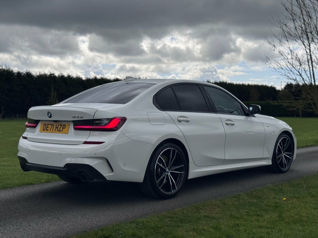 BMW 3 Series 2L M Sport DE71HZP White #4