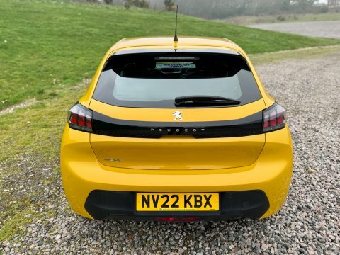 Peugeot 208 Puretech Active Premium NV22KBX Yellow #5