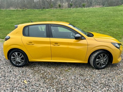 Peugeot 208 Puretech Active Premium NV22KBX Yellow #2