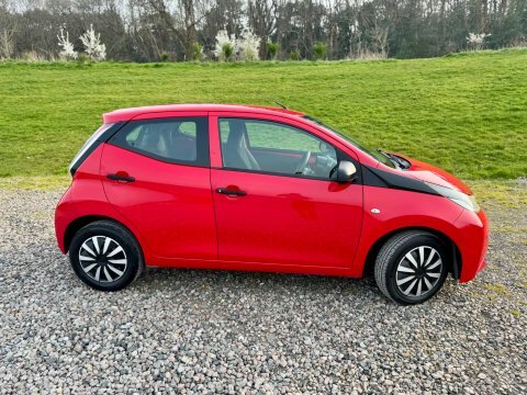 Toyota Aygo Vvt-i X CU15NDG Red #2
