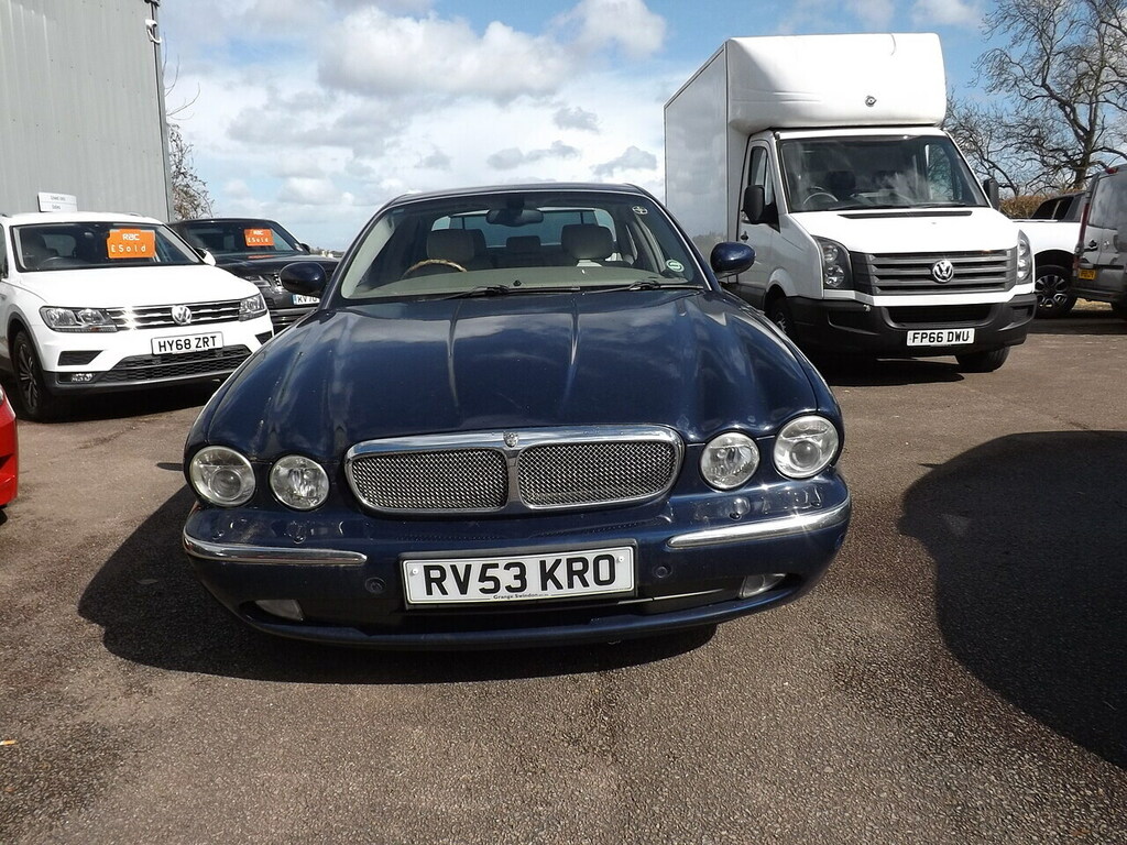 Jaguar XJ Super V8 Silver #2