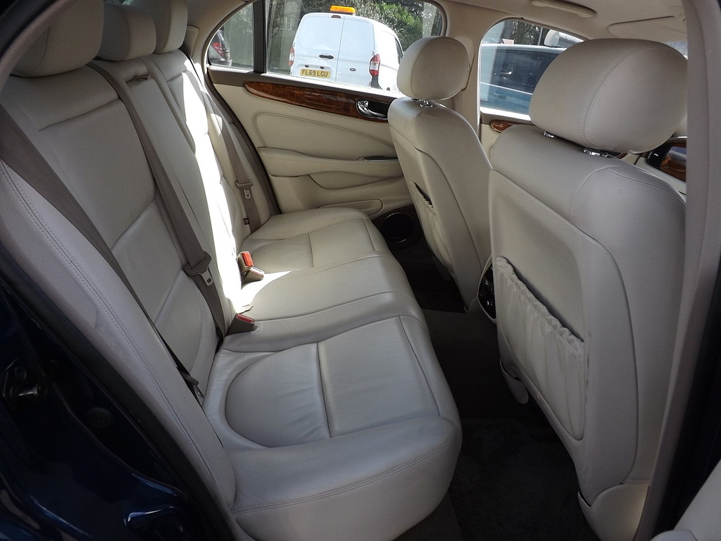 Jaguar XJ Super V8 Silver #13