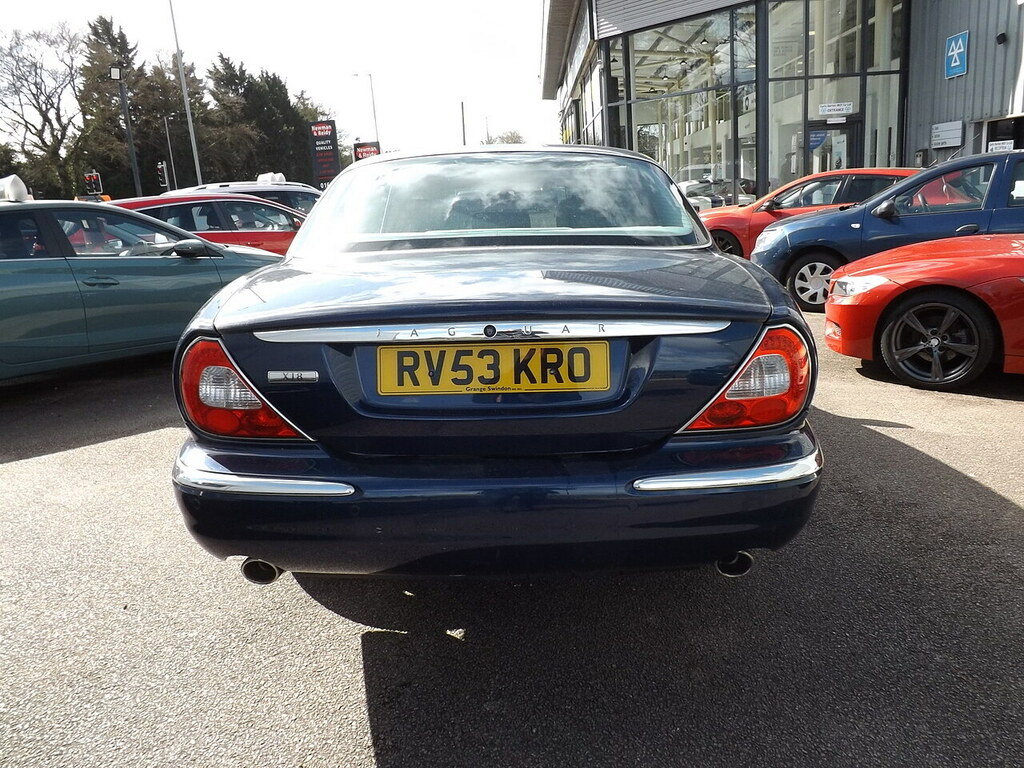 Jaguar XJ Super V8 Silver #18