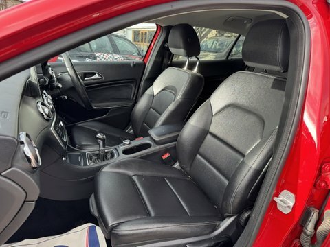 Mercedes-Benz GLA Class Gla 200 D MW17AAX Red #5