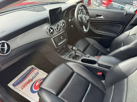 Mercedes-Benz GLA Class Gla 200 D MW17AAX Red #4