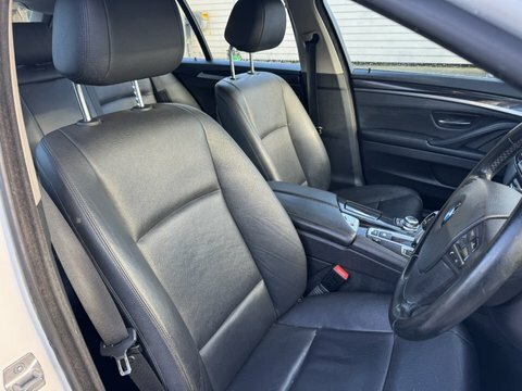 BMW 5 Series 525D Se Touring EO64YSW White #3