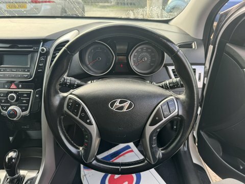 Hyundai I30 Crdi Active White #4