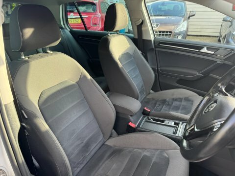 Volkswagen Golf Gt Tdi Bluemotion GK15PVX White #5