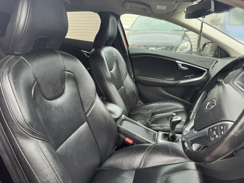 Volvo V40 D2 Inscription KS16WDW Red #4