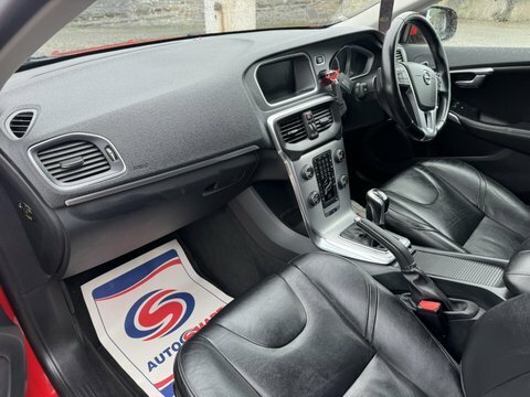 Volvo V40 D2 Inscription KS16WDW Red #5