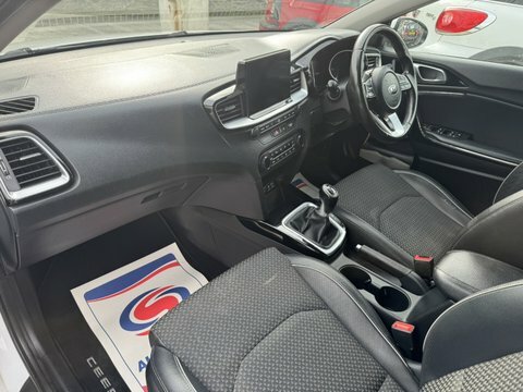 Kia Ceed Crdi 3 Isg RE68RCO White #4