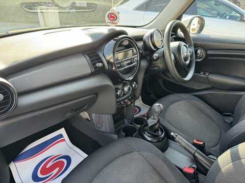 Mini Hatch Cooper D DL65LZT White #4