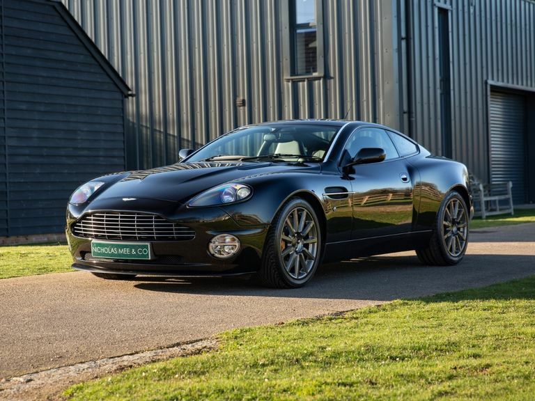 Aston Martin Vanquish S Black #67