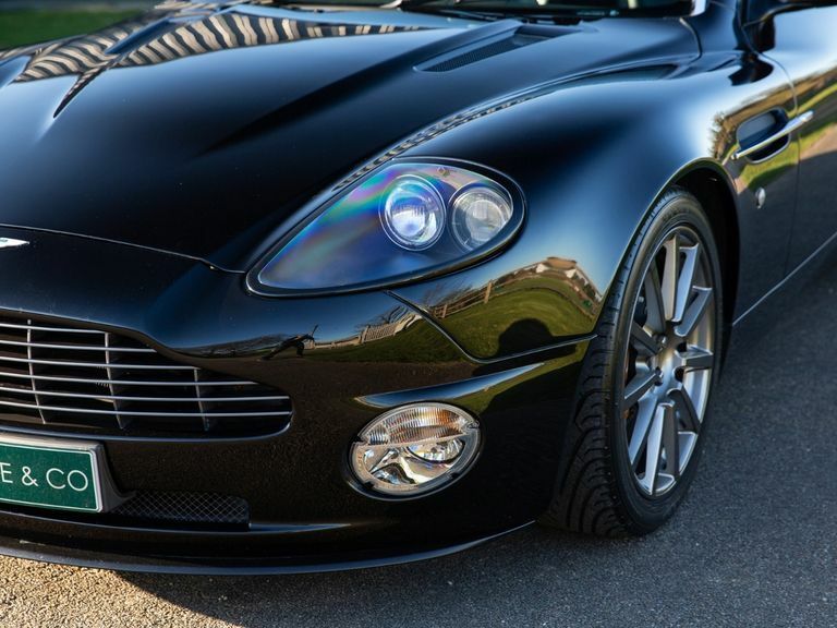 Aston Martin Vanquish S Black #38