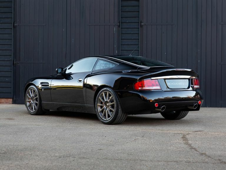 Aston Martin Vanquish S Black #66