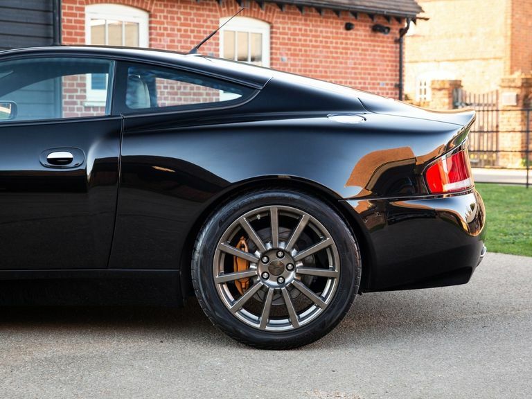 Aston Martin Vanquish S Black #40