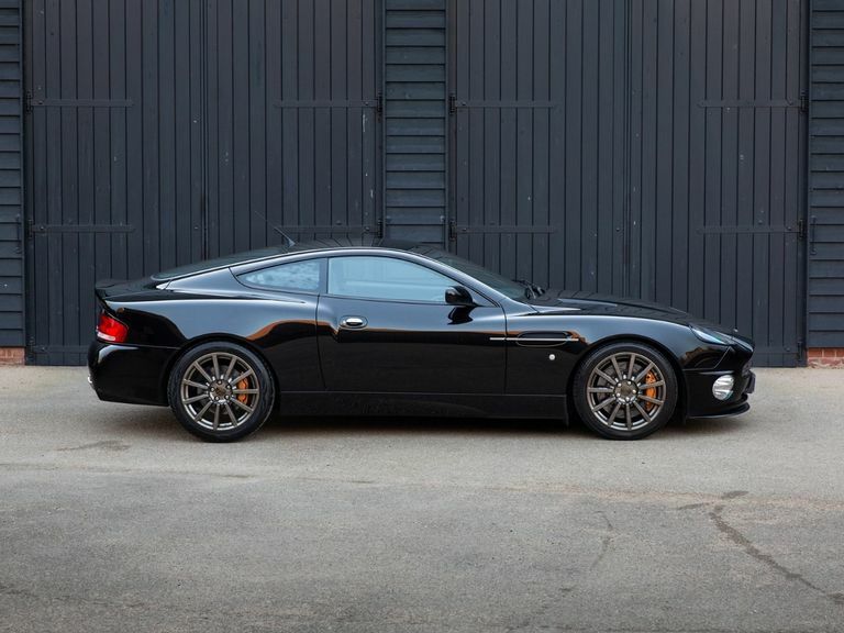 Aston Martin Vanquish S Black #65