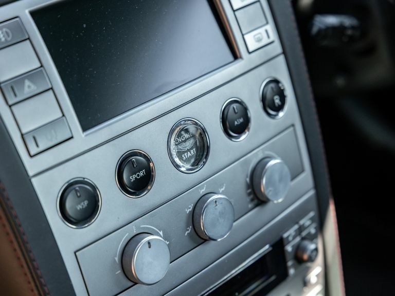 Aston Martin Vanquish S Black #25