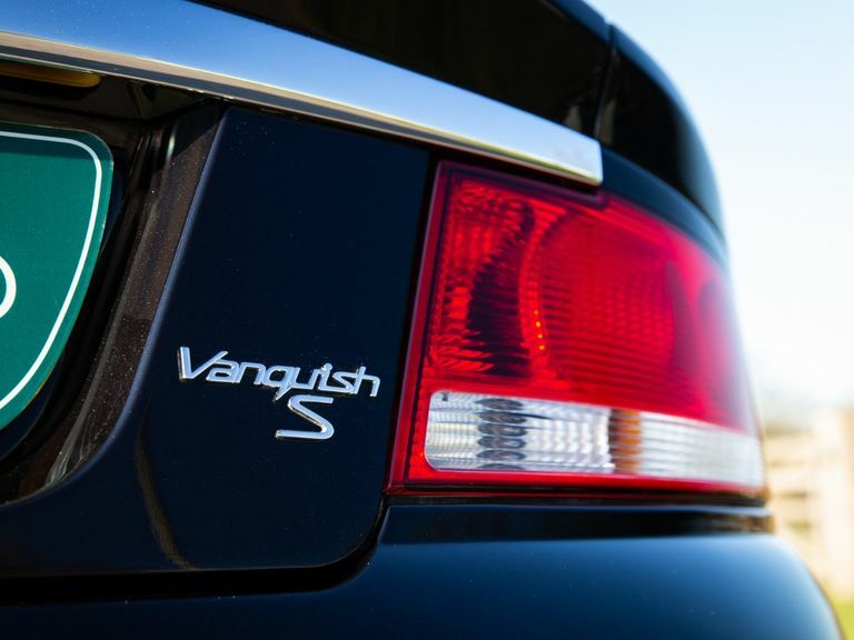 Aston Martin Vanquish S Black #43