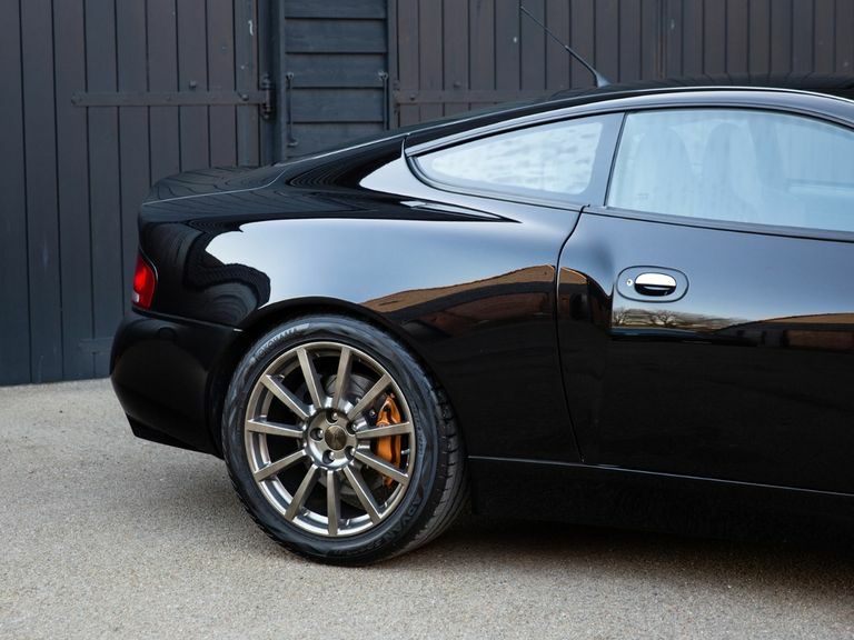 Aston Martin Vanquish S Black #39