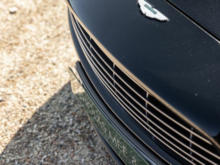 Aston Martin Vanquish S Black #33