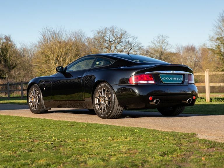Aston Martin Vanquish S Black #3