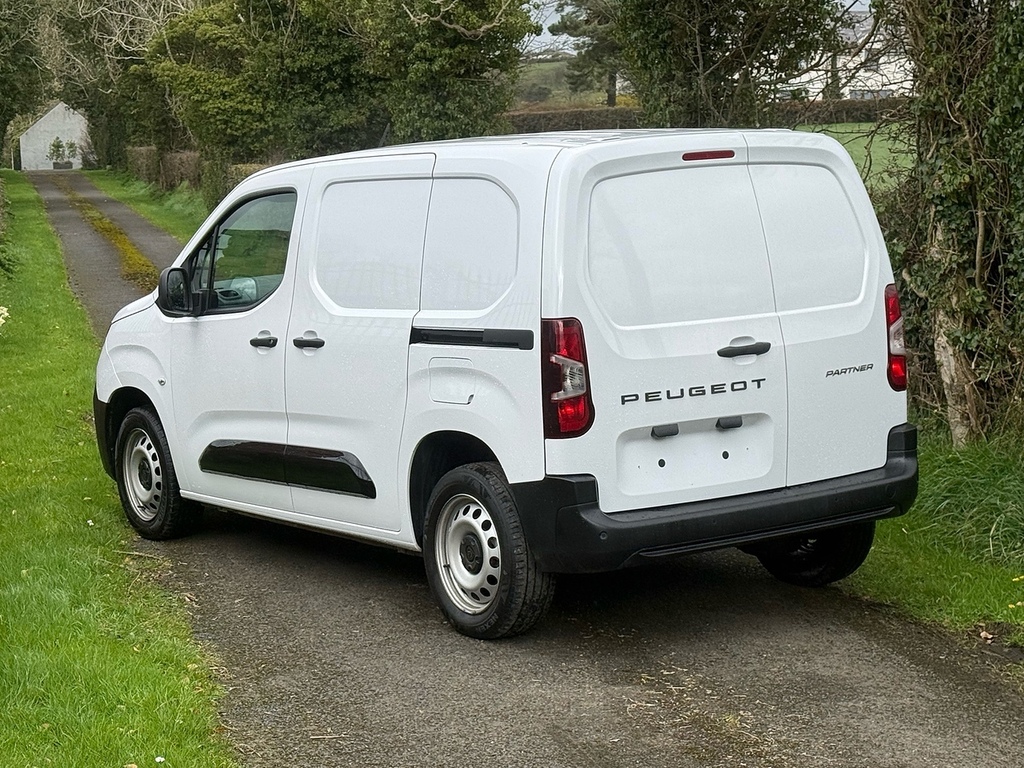 Peugeot Partner Bluehdi 1000 Professional MH24WHR White #6
