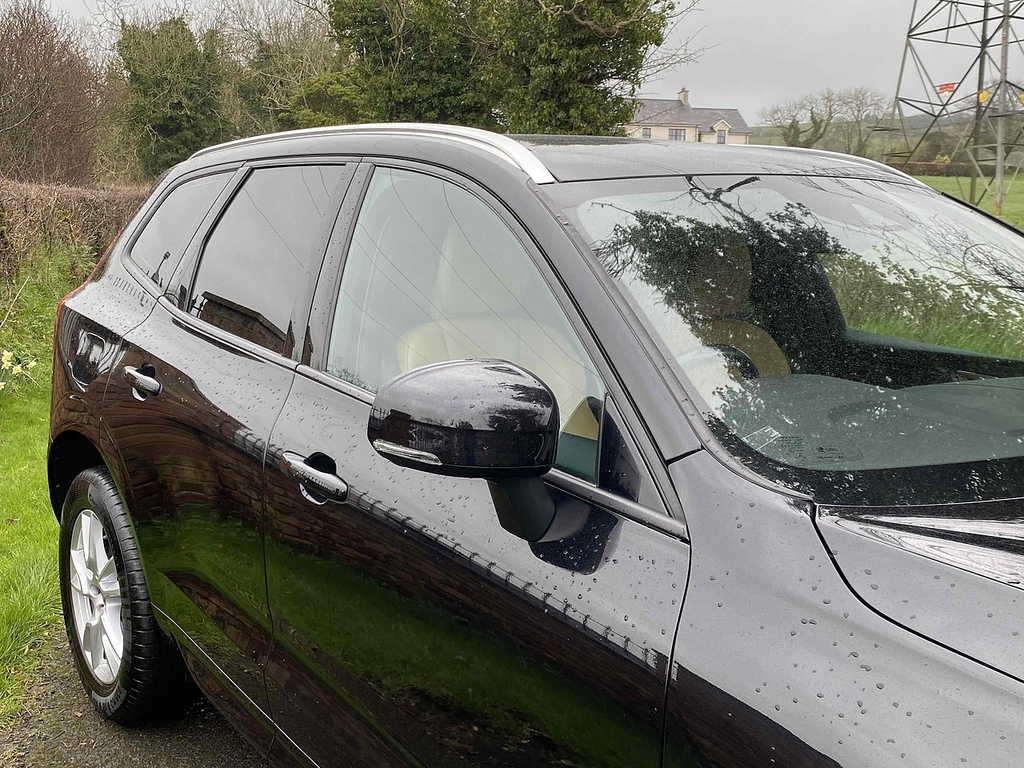 Volvo XC60 T5 Momentum YX68LJC Black #4