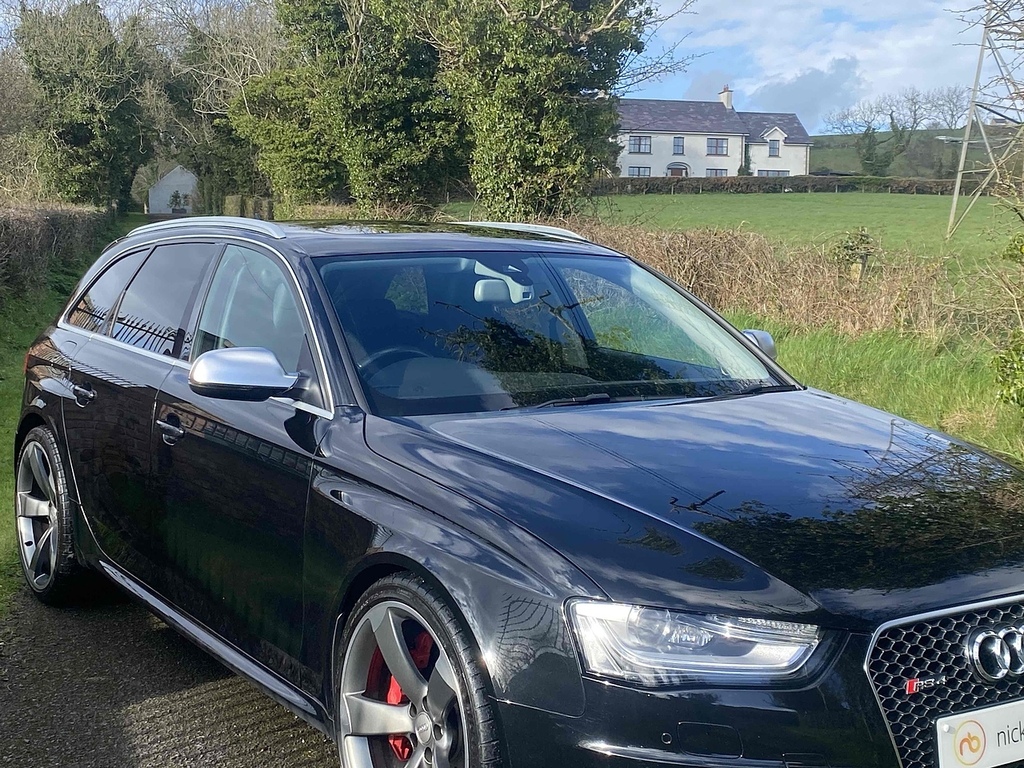 Audi RS4 Avant Fsi V8 Black #4