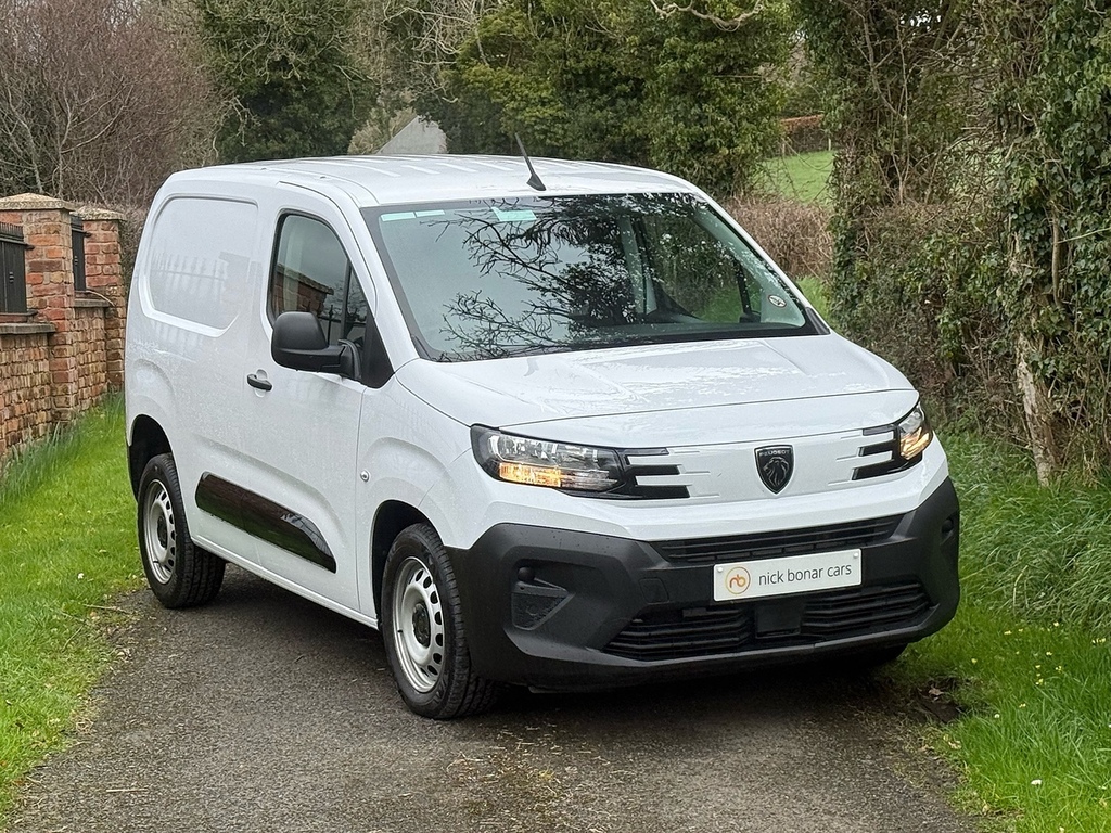 Peugeot Partner Professional Plus L1 White